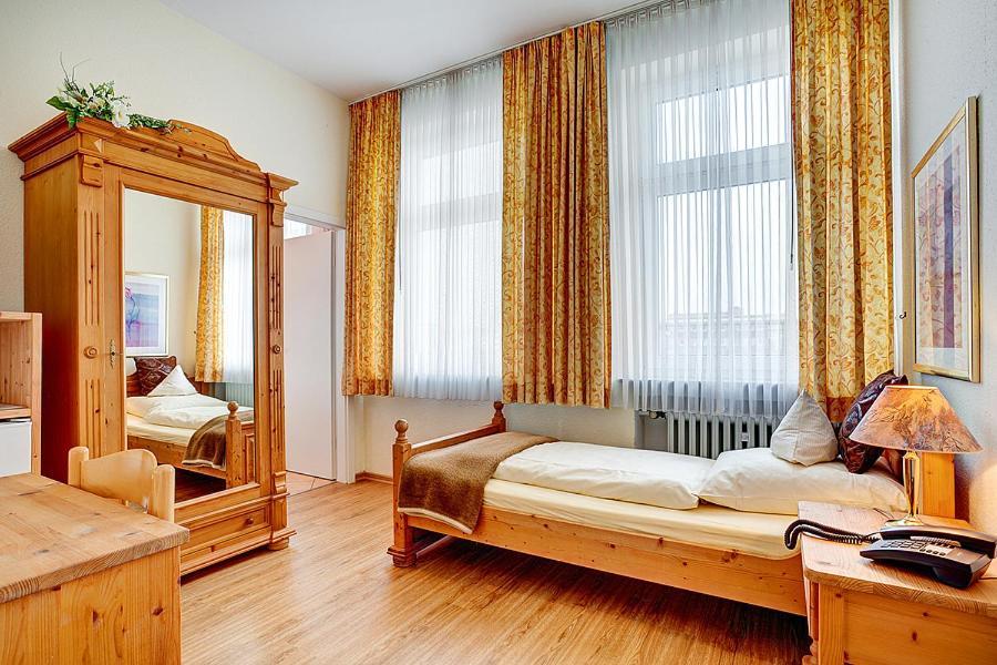 Stadthotel Detmold Exterior photo